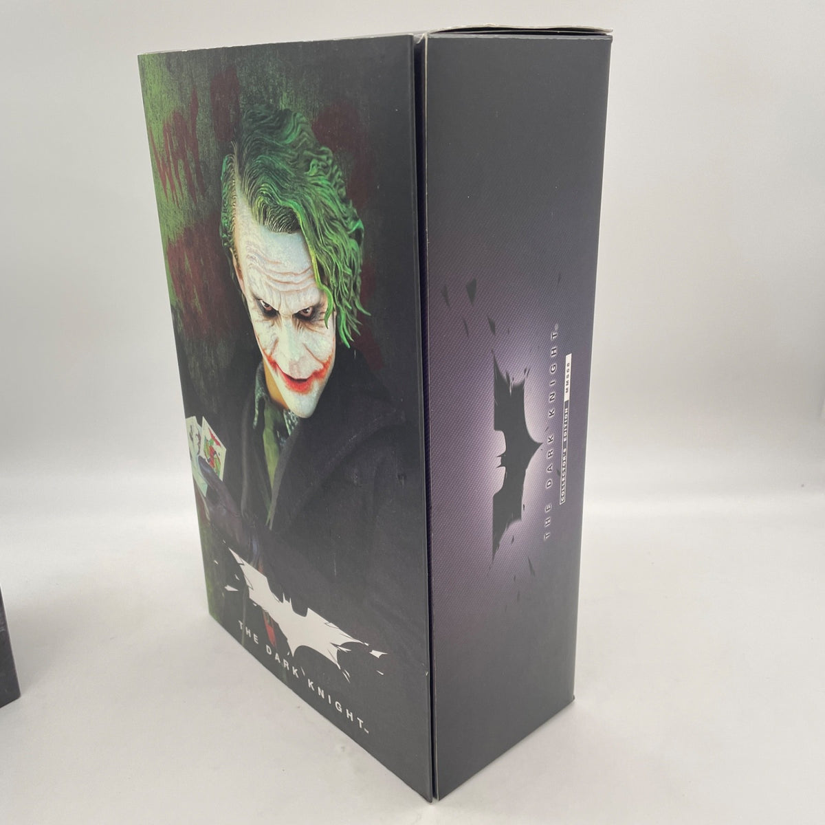 Hot Toys Movie Masterpiece The Dark Knight The Joker 1/6 MMS68 Action Figure