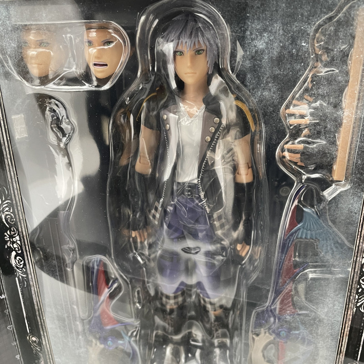 KINGDOM HEARTS III Play Arts Kai Riku DX Edition PVC Painted Action Figure japan