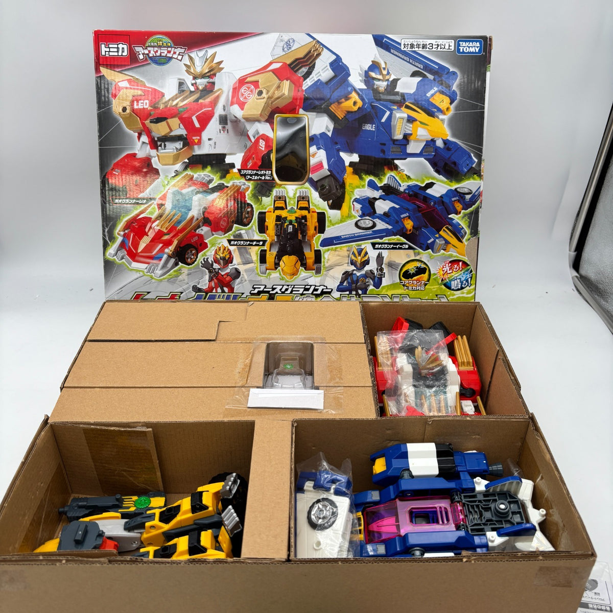 Tomica Earth Granner Leo Eagle cheetah Kizuna Gattai DX set Battery Powered JP