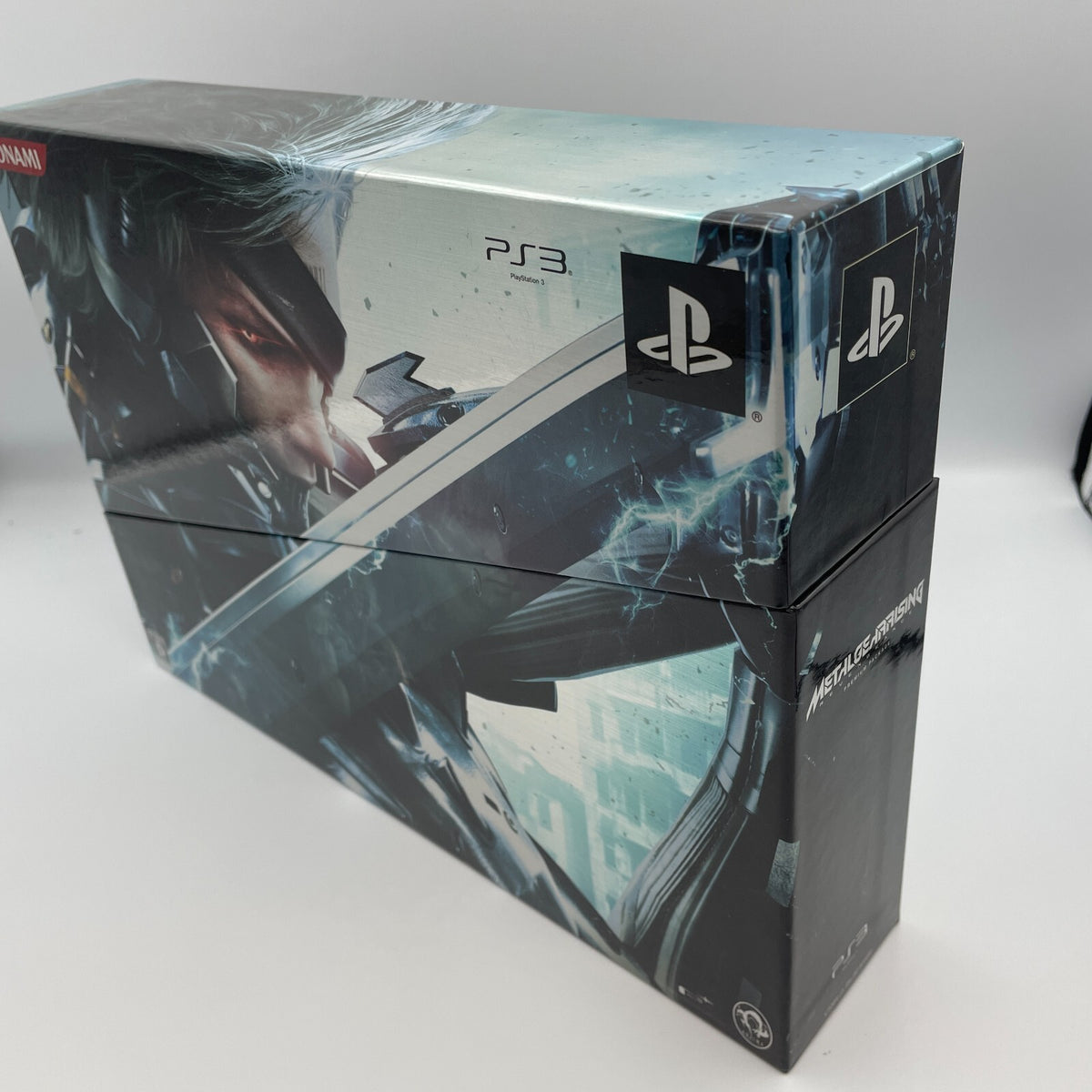 PS3 Metal Gear Rising Revengeance Premium Package Limited Edition Figure Book CD