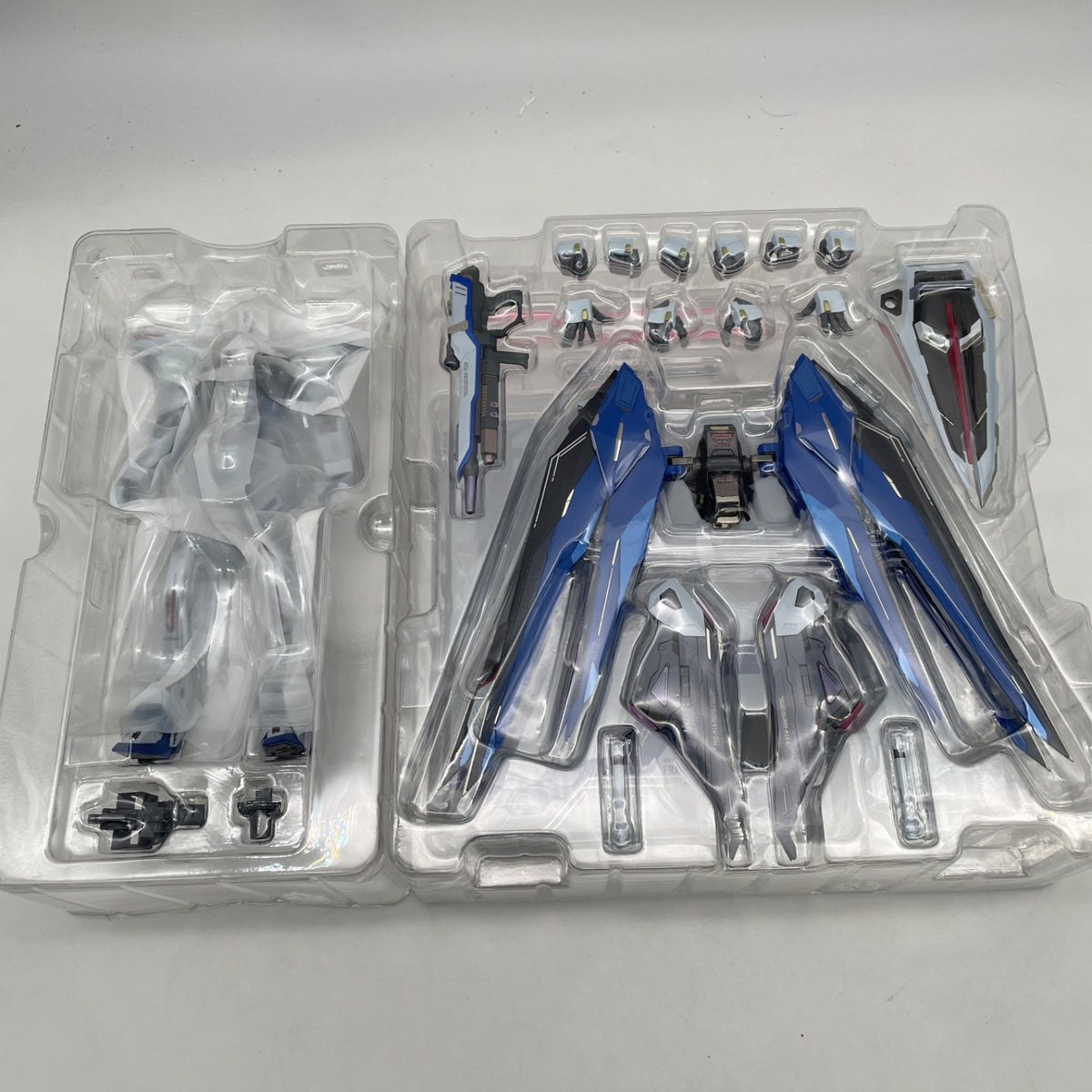 Freedom Gundam CONCEPT2 Action Figure METAL BUILD Mobile Suit Gundam SEED Bandai