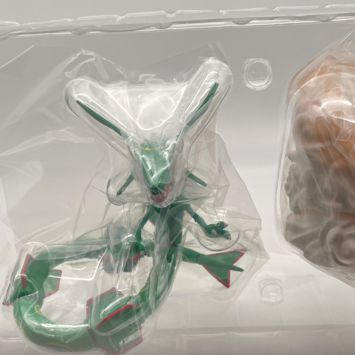 Pocket Monster Pokemon Scale World Hoenn RAYQUAZA 1/20 Figure Bandai Japan