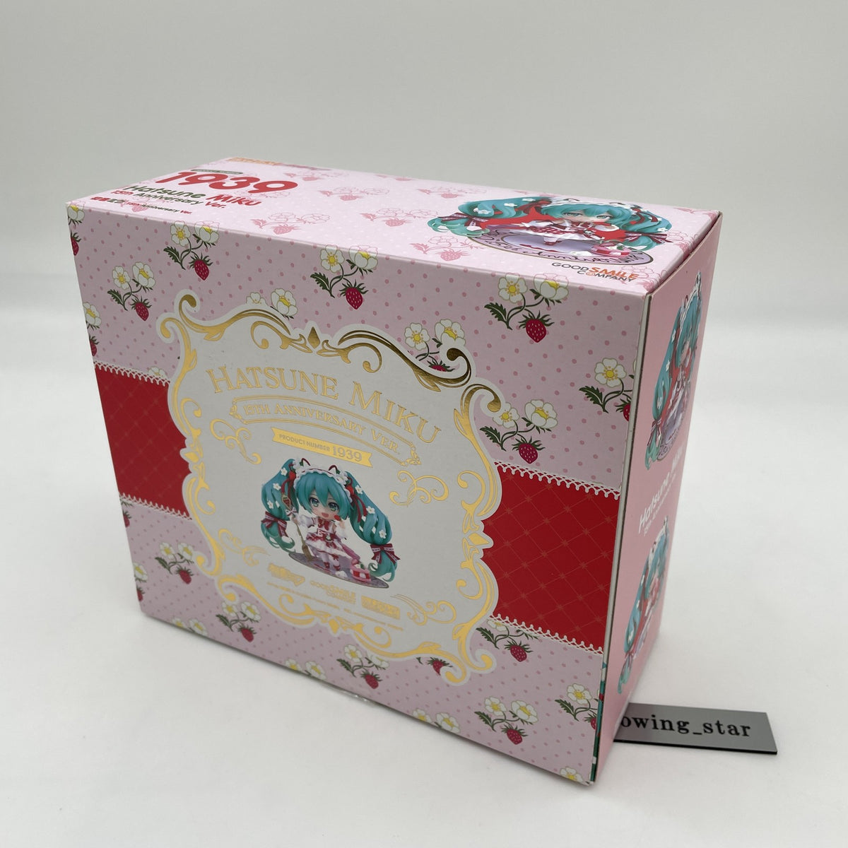 Nendoroid Hatsune Miku 15th Anniversary Ver. Strawberry Dress Japan Import