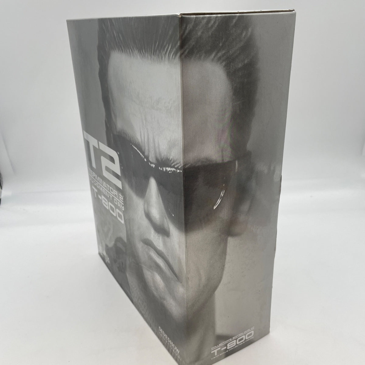 Hot Toys Terminator 2 T-800 1/6 Figure MMS117 Movie Masterpiece T2