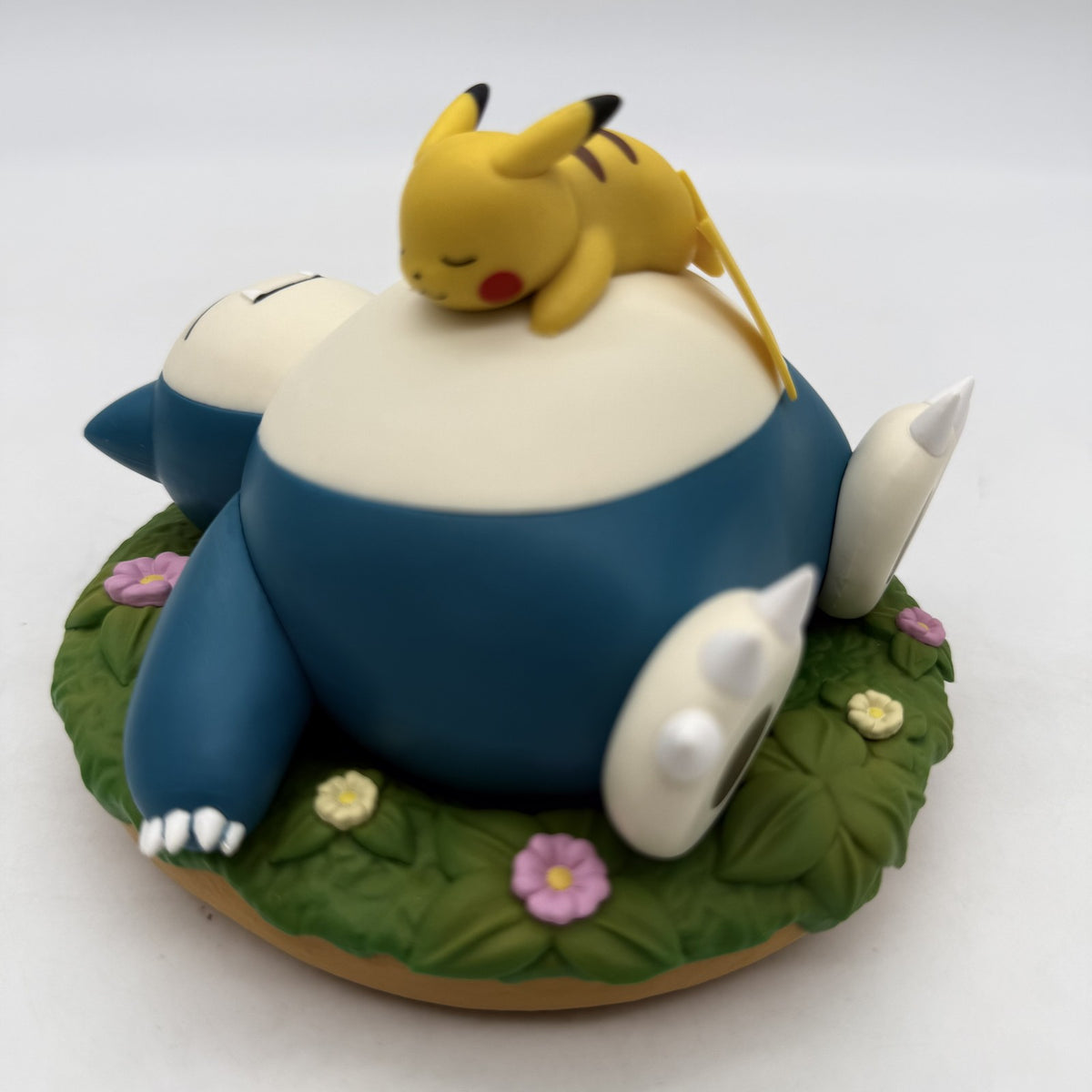Pokemon Relaxing Time Pikachu Snorlax Figure BANDAI Banpresto w/Box